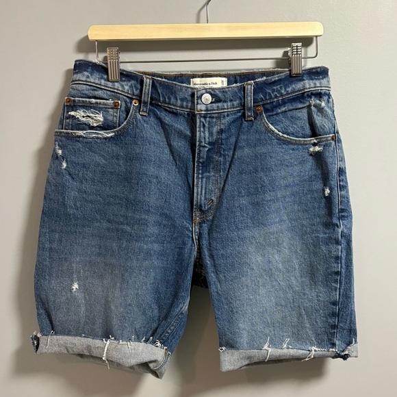 Abercrombie High Rise 9" Short - Picture 1 of 4